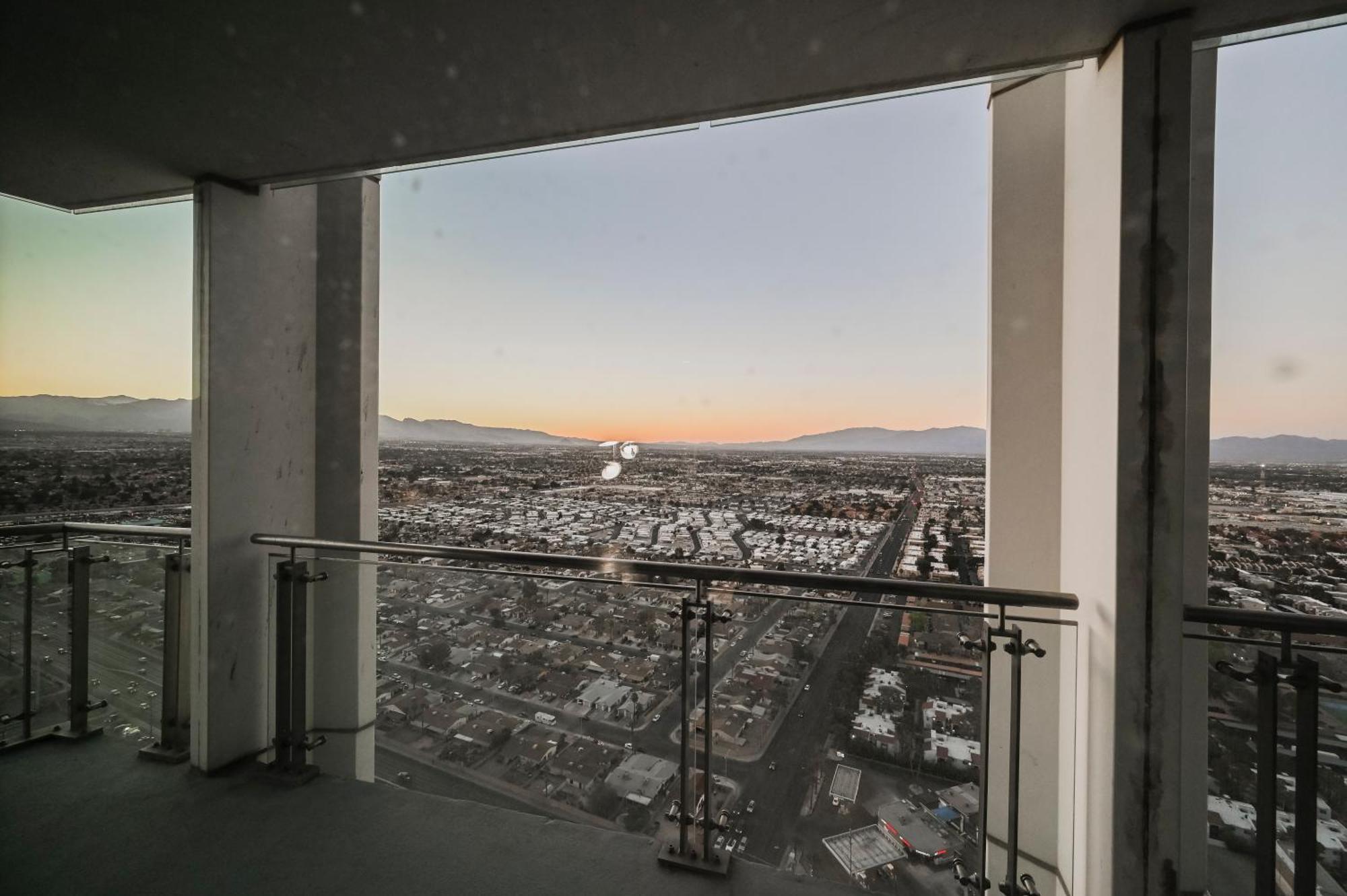 Apartahotel Stripviewsuites At Palms Place