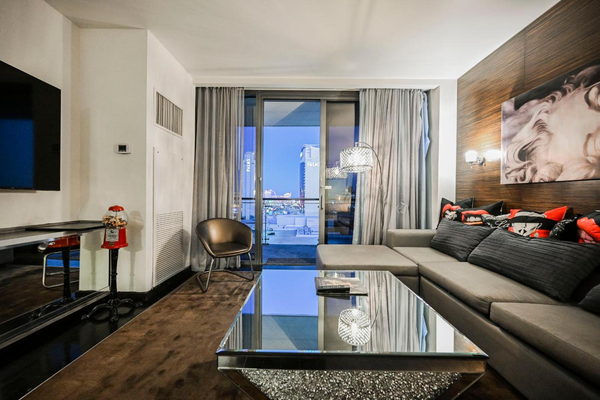 Aparthotel Stripviewsuites At Palms Place